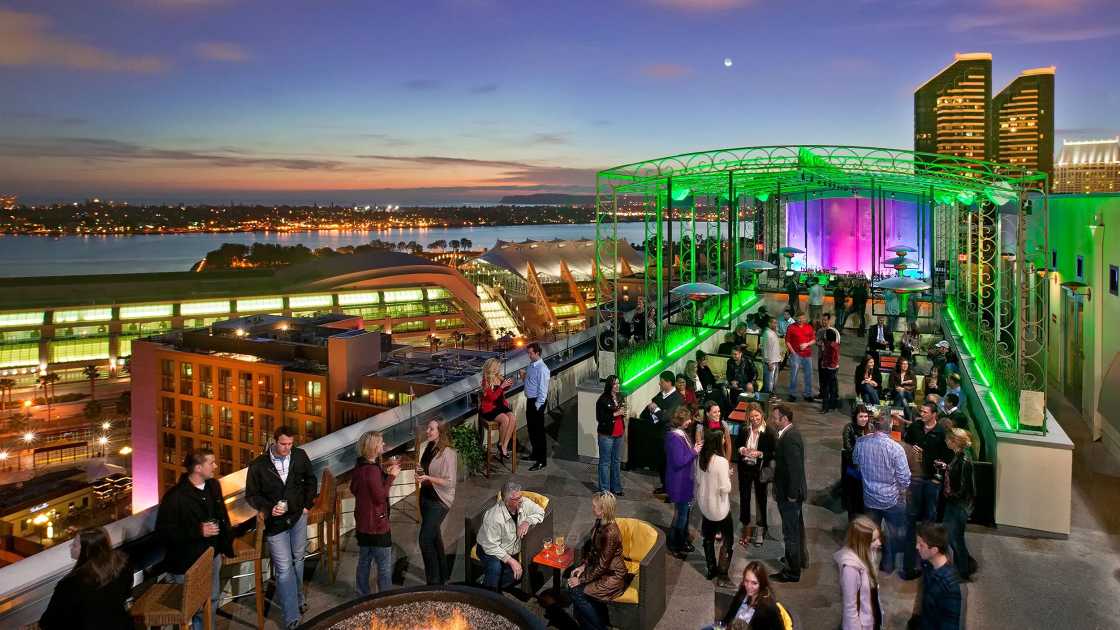 Why Hidden Rooftop Bars Are Better